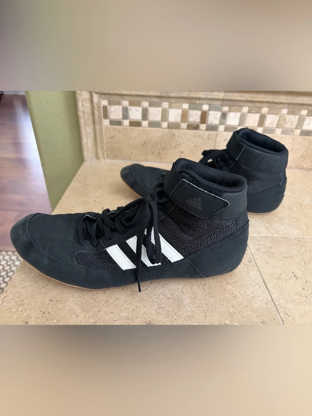 Men’s Adidas 10.5 Wrestling Shoes Black/White